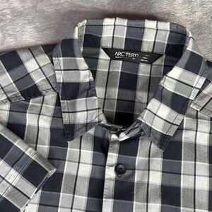 Arc'teryx Shirt Mens Small Gray Plaid Brohm Short Sleeve Button Front Casual